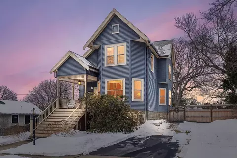 11 Natalie Ave, Melrose, MA 02176