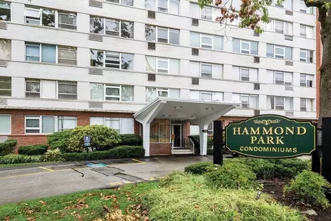 10 Hammond Pond Pkwy #502, Newton, MA 02467
