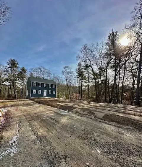 12 County Rd, Freetown, MA 02717