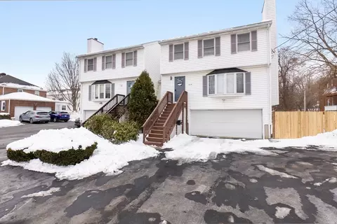 262 Albion St #B, Wakefield, MA 01880