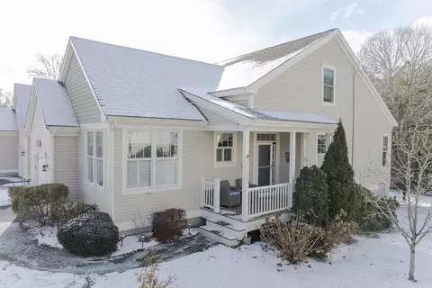 110 Grey Hawk Dr #110, Mashpee, MA 02649