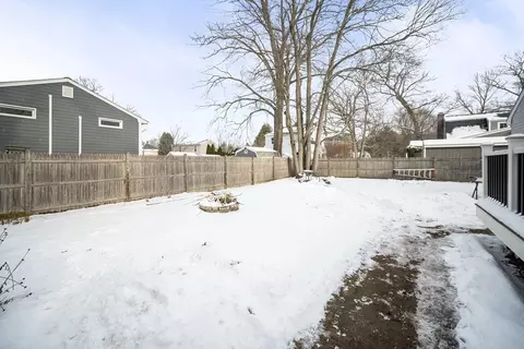 Exterior - 7 Sheridan Ave, Maynard, MA 01754 photo 6 of 9