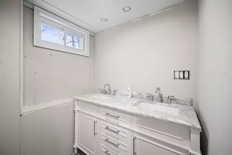 Bath - 7 Sheridan Ave, Maynard, MA 01754 photo 1 of 1