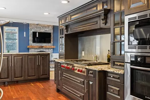 Kitchen - 7 Sheridan Ave, Maynard, MA 01754 photo 5 of 6