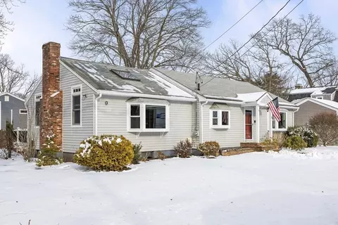 7 Sheridan Ave, Maynard, MA 01754