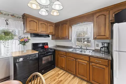 252 Mallowhill Rd, Springfield, MA 01129 photo 7