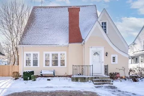 21 Neptune Ave, West Springfield, MA 01089