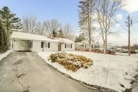 132 Croyden Ter, Springfield, MA 01104 photo 3