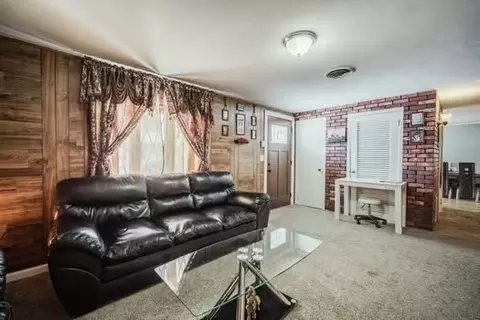 132 Croyden Ter, Springfield, MA 01104 photo 9
