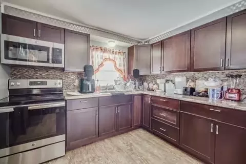 132 Croyden Ter, Springfield, MA 01104 photo 10