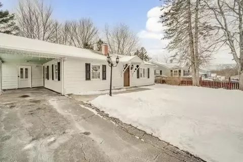 132 Croyden Ter, Springfield, MA 01104 photo 4