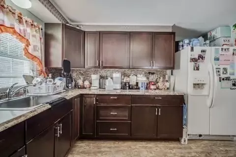 132 Croyden Ter, Springfield, MA 01104 photo 11
