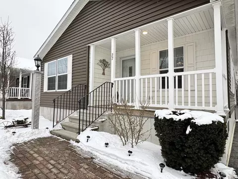 27 Lantern Ln, Rutland, MA 01543