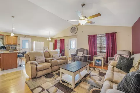 33 Commonwealth Ave, Fall River, MA 02721 photo 3
