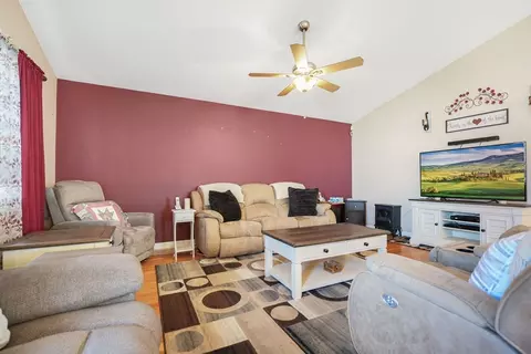 33 Commonwealth Ave, Fall River, MA 02721 photo 4