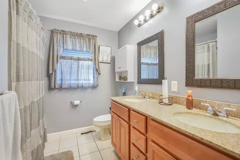 33 Commonwealth Ave, Fall River, MA 02721 photo 11
