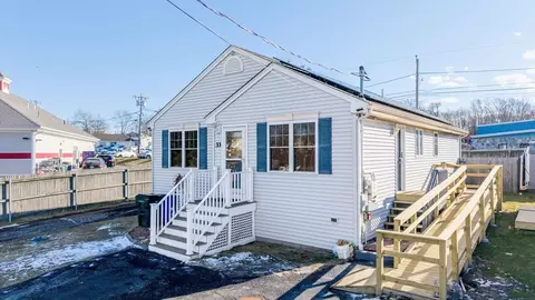 33 Commonwealth Ave, Fall River, MA 02721 photo 2
