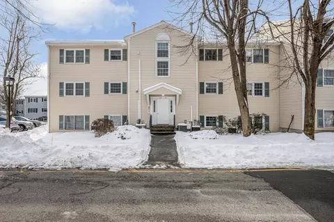 375 Aiken Ave #8, Lowell, MA 01850