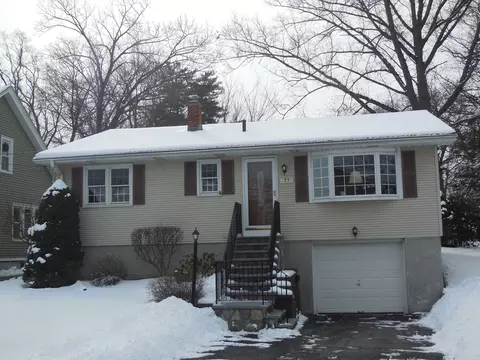 77 Austin St, Chicopee, MA 01013