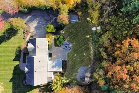 227 Mohawk Rd, Raynham, MA 02767 photo 3