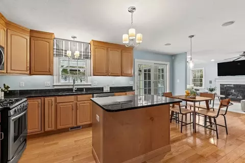 227 Mohawk Rd, Raynham, MA 02767 photo 14