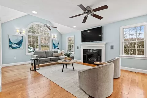 227 Mohawk Rd, Raynham, MA 02767 photo 10