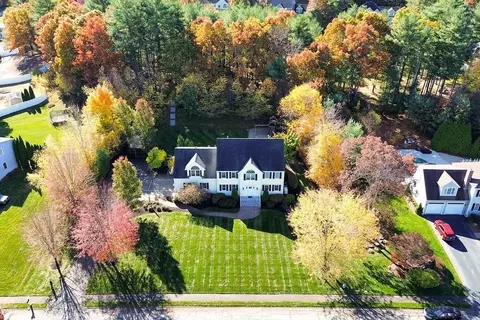 227 Mohawk Rd, Raynham, MA 02767 photo 2