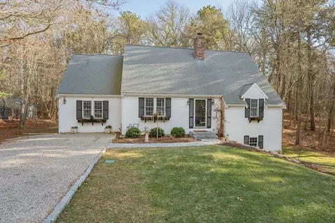 17 Briar Patch Rd, Barnstable, MA 02655