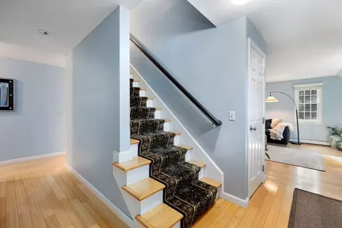 Entry Way - 17 Briar Patch Rd, Barnstable, MA 02655 photo 1 of 2