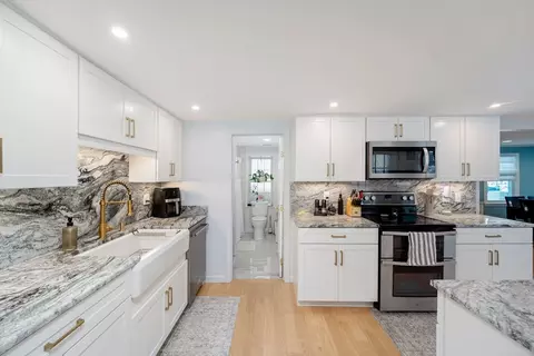 Kitchen - 14 Boston Rd, Sutton, MA 01590 photo 2 of 3