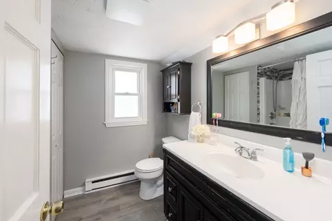 Bath - 14 Boston Rd, Sutton, MA 01590 photo 2 of 2