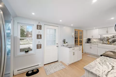 Entry Way - 14 Boston Rd, Sutton, MA 01590 photo 1 of 2