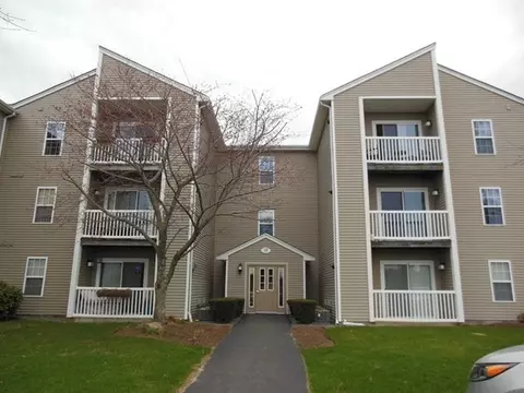 4 Marc Dr #4D2, Plymouth, MA 02360
