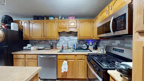35 Jones St #1, Fall River, MA 02720 photo 10