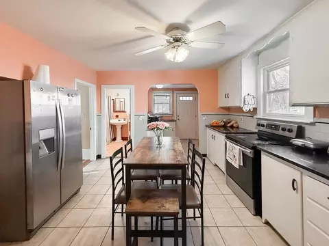 33 Abbott St, Lynn, MA 01905 photo 4