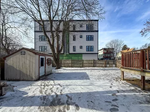 33 Abbott St, Lynn, MA 01905 photo 2