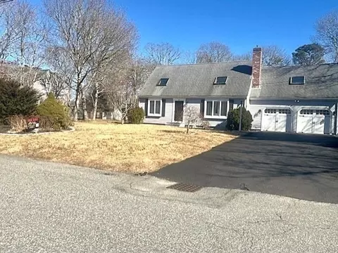 242 Skunknet Rd, Barnstable, MA 02632
