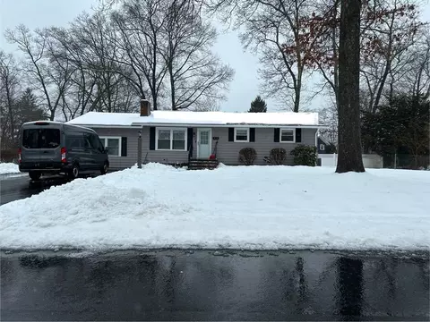 36 Cedar Hill Rd, Bellingham, MA 02019