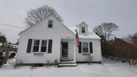 37 Brookline Ave, Feeding Hills, MA 01030