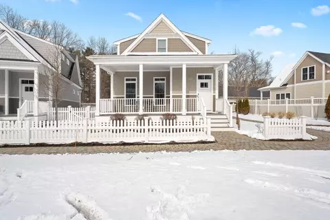 37 Boydes Xing #37, Norfolk, MA 02056