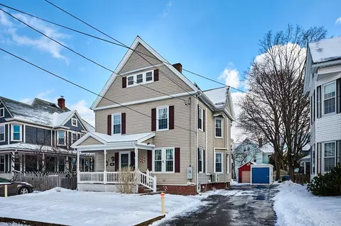 22 Howard St, Holyoke, MA 01040