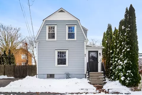 83 Spring St, Fairhaven, MA 02719