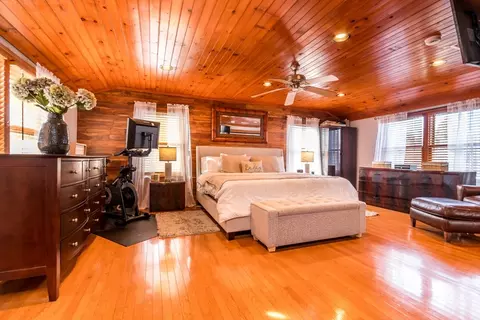 Bedroom - 12 Arthur St, Wareham, MA 02532 photo 1 of 4