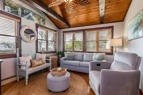 Living - 12 Arthur St, Wareham, MA 02532 photo 1 of 7