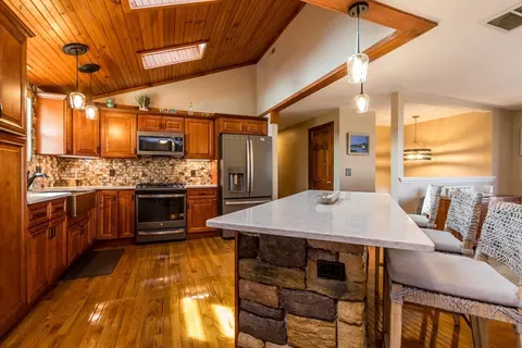 Kitchen - 12 Arthur St, Wareham, MA 02532 photo 3 of 4