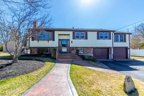 12 Arthur St, Wareham, MA 02532