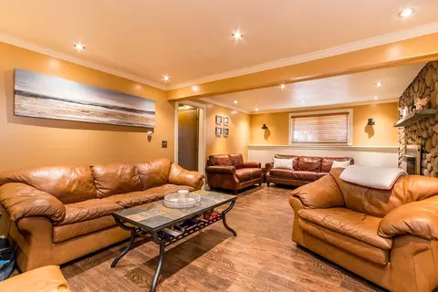 Living - 12 Arthur St, Wareham, MA 02532 photo 6 of 7
