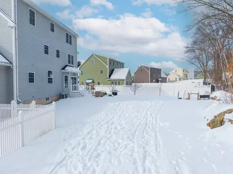 27 Fleming Ave, Andover, MA 01810 photo 3