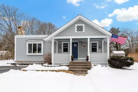 33 Chase St, Barnstable, MA 02601