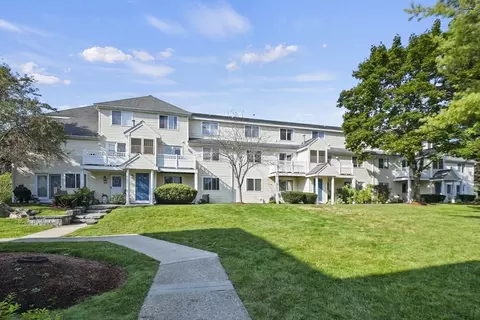360 Littleton Rd #C13, Chelmsford, MA 01824